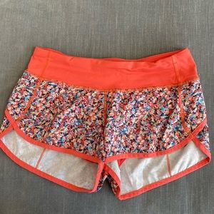 LULULEMON SPEED SHORTS. SIZE 4.